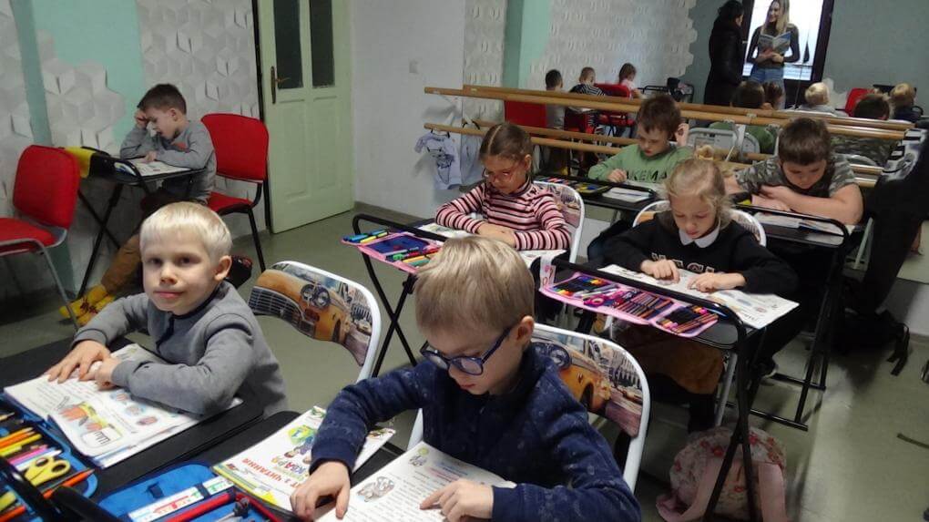 Elementary Class Ukrainian Refugees Elementary Class Ukrainian Refugees