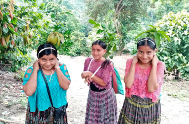 3 Guatemalan girls